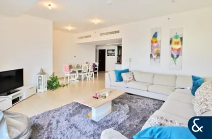 Apartment - 2 Bedrooms - 3 Bathrooms for sale in Rimal 3 - Rimal - Jumeirah Beach Residence - Dubai