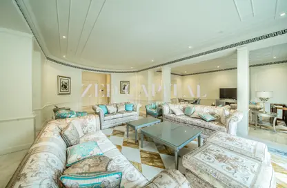 Apartment - 3 Bedrooms - 4 Bathrooms for sale in Palazzo Versace - Culture Village - Dubai