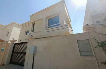 Villa - 3 Bedrooms - 6 Bathrooms for sale in Al Yasmeen 1 - Al Yasmeen - Ajman