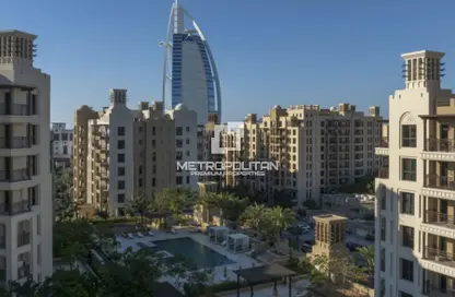 Apartment - 2 Bedrooms - 2 Bathrooms for sale in Jomana 4 - Madinat Jumeirah Living - Umm Suqeim - Dubai