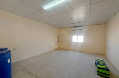 Labor Camp - Studio - 1 Bathroom for rent in Wadi AL AIN 1 - Al Noud - Al Ain