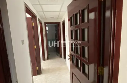 Apartment - 2 Bedrooms - 2 Bathrooms for rent in Al Falah Street - City Downtown - Abu Dhabi