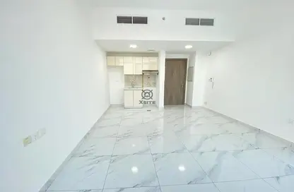 Apartment - 1 Bathroom for rent in Serenity Lakes 5 - Jumeirah Village Circle - Dubai