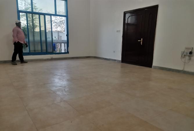 apartment-for-rent-in-al-muroor-building-super-clean-huge-studio-in