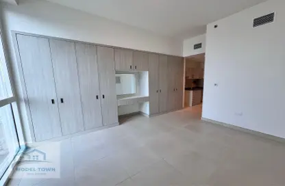 Apartment - 1 Bathroom for rent in Oasis 1 - Oasis Residences - Masdar City - Abu Dhabi