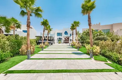 Villa - 5 Bedrooms - 5 Bathrooms for sale in Entertainment Foyer - European Clusters - Jumeirah Islands - Dubai