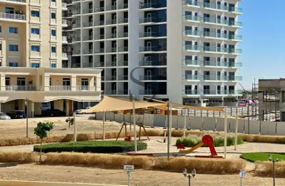 Apartment - 1 Bedroom - 2 Bathrooms for sale in Mazaya 10B - Queue Point - Dubai Land - Dubai