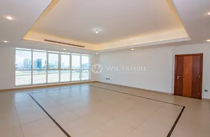 Apartment - 3 Bedrooms - 4 Bathrooms for rent in Al Aryam Tower - Tourist Club Area - Abu Dhabi