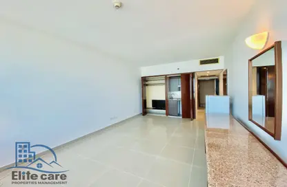 Apartment - 1 Bathroom for rent in Corniche Residence - Corniche Road - Abu Dhabi