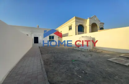 Villa - 3 Bedrooms - 5 Bathrooms for rent in Madinat Al Riyad - Abu Dhabi