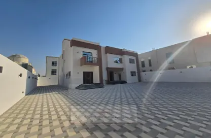 Villa - 5 Bedrooms - 7 Bathrooms for rent in Madinat Al Riyad - Abu Dhabi