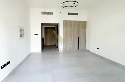 Apartment - 1 Bathroom for rent in Oxford Boulevard - Jumeirah Village Circle - Dubai