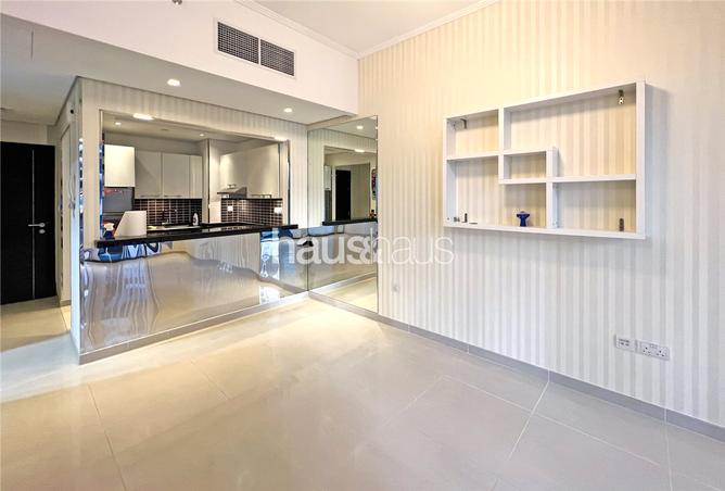 Apartment - 1 Bathroom for rent in Silverene Tower B - Silverene - Dubai Marina - Dubai