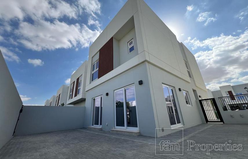 Villa for Rent in Amaranta 3: 4 BR + MAID'S | SINGLE ROW | NEAR PARK ...