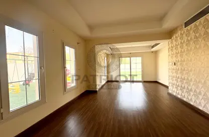 Villa - 3 Bedrooms - 3 Bathrooms for rent in Springs 10 - The Springs - Dubai