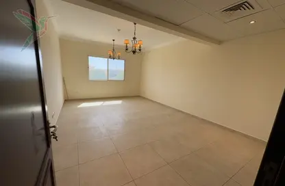 Apartment - 3 Bedrooms - 3 Bathrooms for rent in Al Dafeinah - Asharej - Al Ain