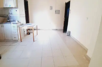 Apartment - 1 Bathroom for rent in Fire Station Road - Muwaileh - Sharjah