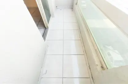 Apartment - 1 Bathroom for rent in Muwaileh 3 Building - Muwaileh - Sharjah