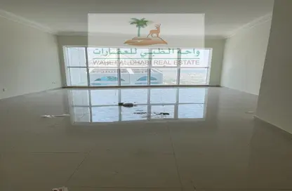 Apartment - 3 Bedrooms - 5 Bathrooms for rent in Crystal Plaza - Al Majaz 1 - Al Majaz - Sharjah