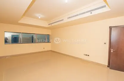 Apartment - 3 Bedrooms - 4 Bathrooms for rent in Silver Wave Tower - Al Mina - Abu Dhabi