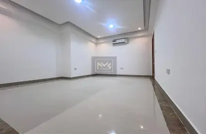 Apartment - 1 Bathroom for rent in Airport Road - Abu Dhabi