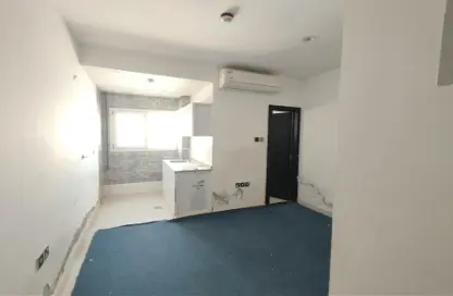 Apartment - 1 Bathroom for rent in Fire Station Road - Muwaileh - Sharjah