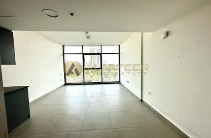 Apartment - 1 Bathroom for rent in Living Garden 2 - Jumeirah Village Circle - Dubai