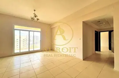 Apartment - 3 Bedrooms - 3 Bathrooms for sale in Farah Tower 2 - Queue Point - Dubai Land - Dubai