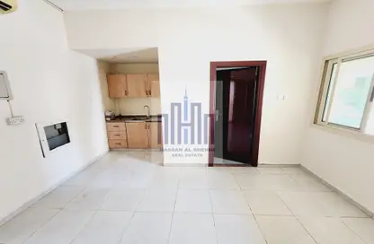 Apartment - 1 Bathroom for rent in Fire Station Road - Muwaileh - Sharjah