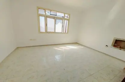 Apartment - 1 Bathroom for rent in Muwaileh 3 Building - Muwaileh - Sharjah