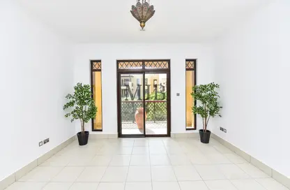 Apartment - 2 Bedrooms - 1 Bathroom for rent in Zanzebeel 2 - Zanzebeel - Old Town - Dubai