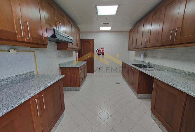 Rent in Al Otaiba Tower: Luxurious 3BHK ! Ready to move ! Parking ...