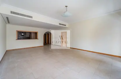 Apartment - 3 Bedrooms - 3 Bathrooms for rent in Al Msalli - Shoreline Apartments - Palm Jumeirah - Dubai