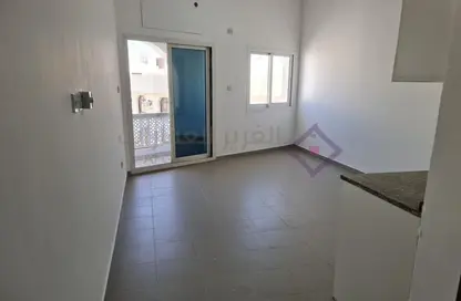 Apartment - 1 Bathroom for rent in Deira - Dubai