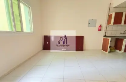 Apartment - 1 Bathroom for rent in Muwaileh 3 Building - Muwaileh - Sharjah