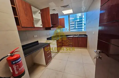 Apartment - 2 Bedrooms - 2 Bathrooms for rent in Hamdan Tower - East Corniche road - Hamdan Street - Abu Dhabi