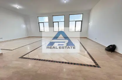 Apartment - 4 Bedrooms - 5 Bathrooms for rent in Khalifa Street - Abu Dhabi