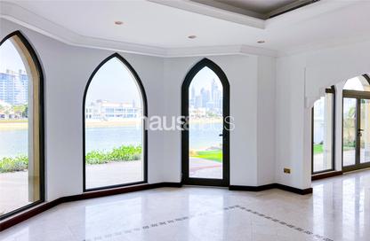 Villa - 4 Bedrooms - 6 Bathrooms for rent in Garden Homes Frond O - Garden Homes - Palm Jumeirah - Dubai