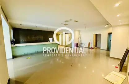 Retail - Studio - 4 Bathrooms for rent in Al Hana Tower - Al Khalidiya - Abu Dhabi