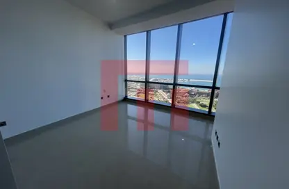 Apartment - 2 Bedrooms - 3 Bathrooms for rent in Etihad Towers - Corniche Road - Abu Dhabi