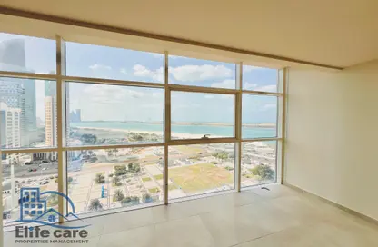 Apartment - 3 Bedrooms - 4 Bathrooms for rent in Al Falah Tower - Corniche Road - Abu Dhabi