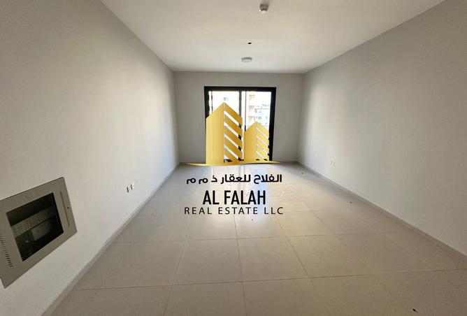 Apartment - 2 Bedrooms - 2 Bathrooms for rent in Zayd Bin Aslam Street - Abu shagara - Sharjah