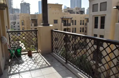 Apartment - 2 Bedrooms - 3 Bathrooms for sale in Zaafaran 1 - Zaafaran - Old Town - Dubai