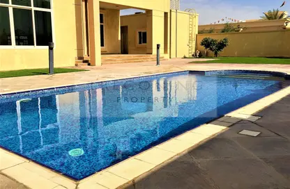 Villa - 4 Bedrooms - 5 Bathrooms for rent in Al Manara - Dubai