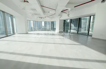 Office Space - Studio - 1 Bathroom for rent in The Binary Tower - Business Bay - Dubai