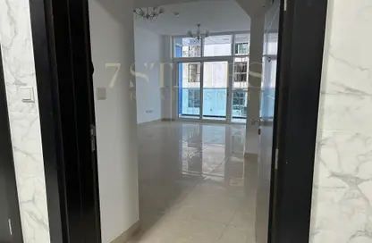 Apartment - 1 Bedroom - 2 Bathrooms for rent in Saleh Bin Lahej Building - Jumeirah Village Circle - Dubai