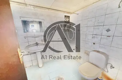 Apartment - 2 Bedrooms - 2 Bathrooms for rent in Central District - Al Ain