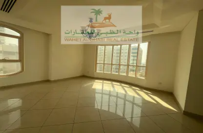 Apartment - 3 Bedrooms - 4 Bathrooms for rent in Safia Tower - Al Majaz 3 - Al Majaz - Sharjah