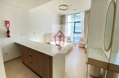 Apartment - 1 Bathroom for rent in Regina Tower - Jumeirah Village Circle - Dubai