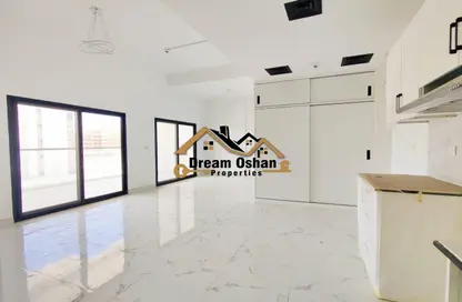 Apartment - 1 Bathroom for rent in Al Warsan 4 - Al Warsan - Dubai